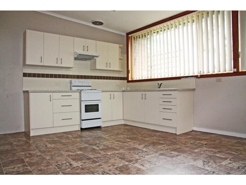 18 Somerset Grove, Para Hills SA 5096
