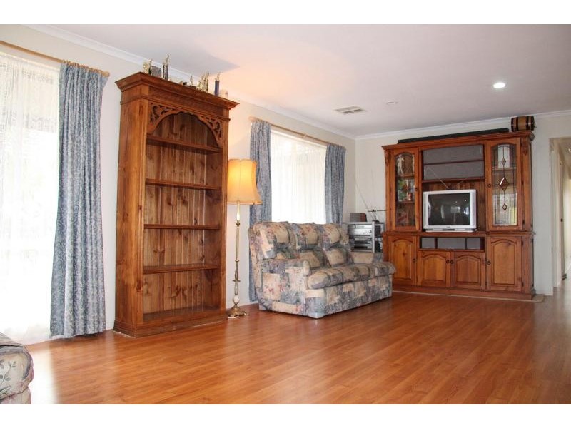 10 Hastings Avenue, Burton SA 5110