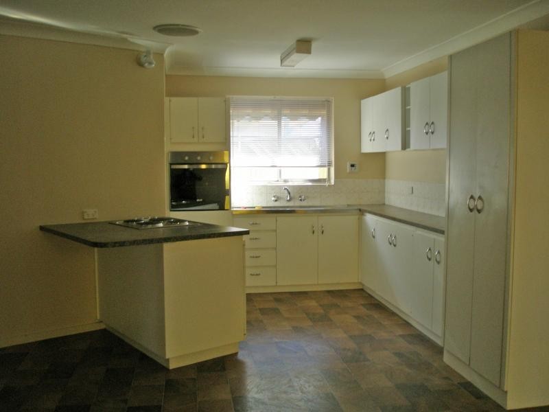 31 Warren Road, Para Hills West SA 5096
