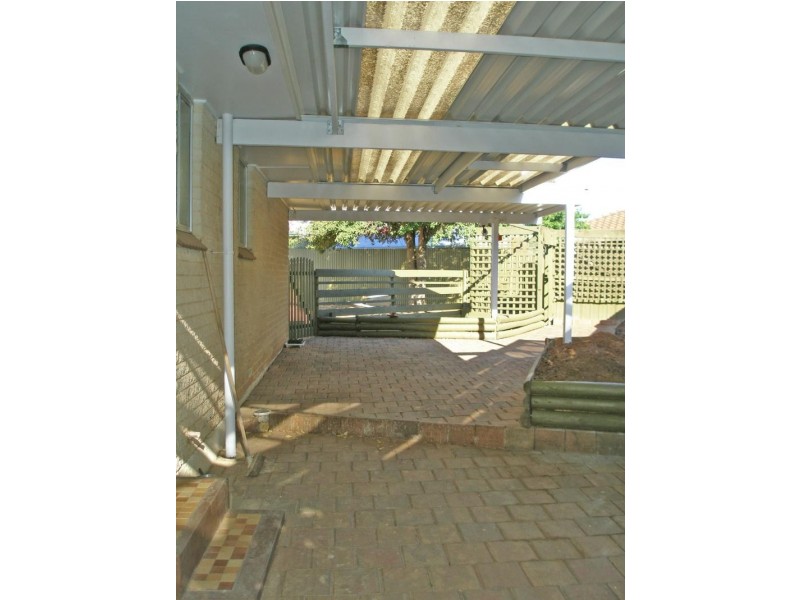 31 Warren Road, Para Hills West SA 5096