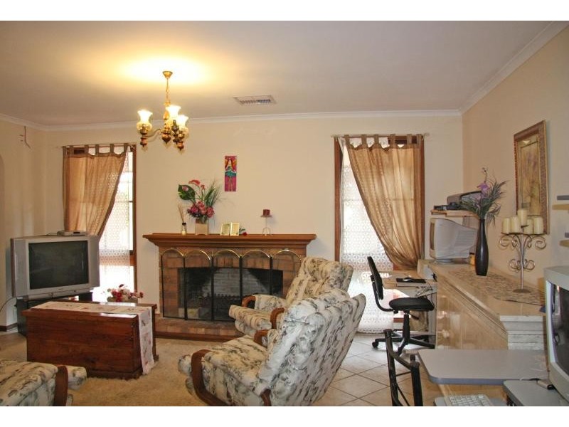 43 Barton Crescent, Burton SA 5110