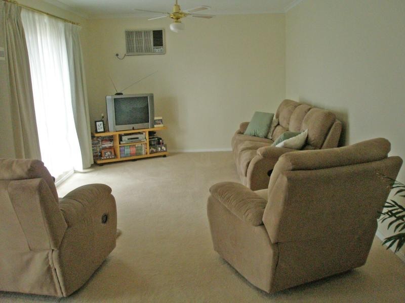 1 Riva Court, Paralowie SA 5108