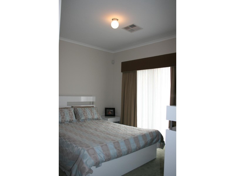 106 Shoalhaven Circuit, Mawson Lakes SA 5095