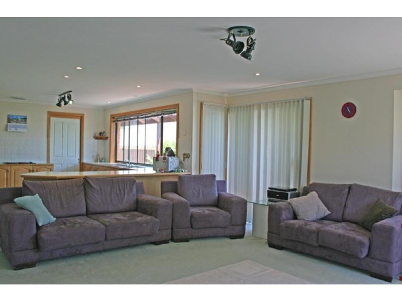 8 Baynes Court, Greenwith SA 5125