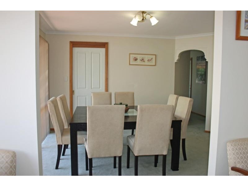8 Baynes Court, Greenwith SA 5125