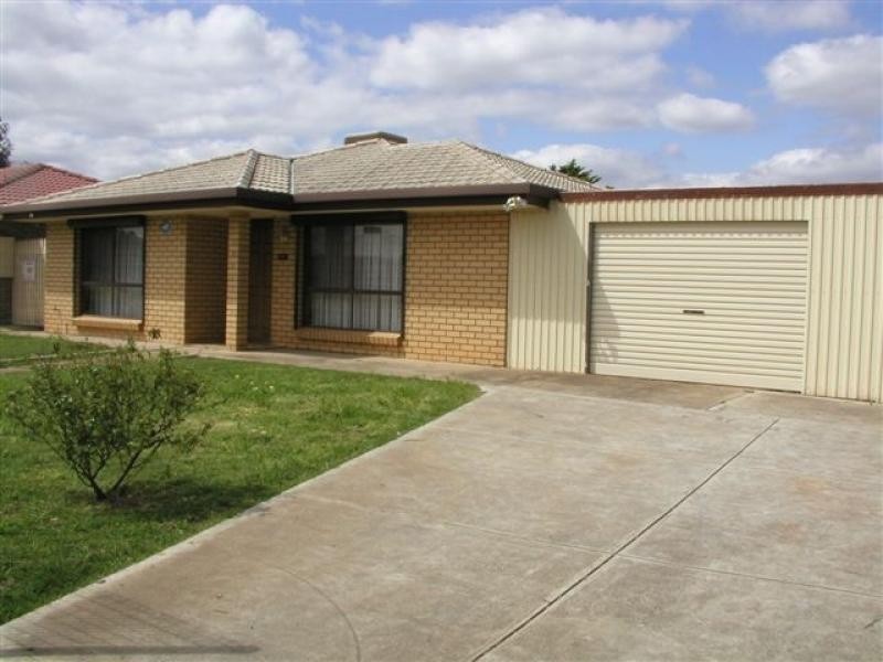 30 Barton Cres, Burton SA 5110