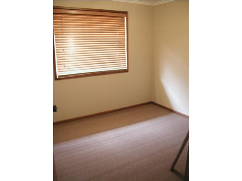 30 Barton Cres, Burton SA 5110