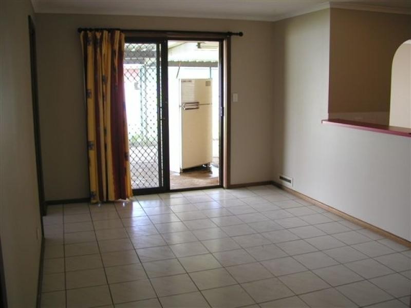 30 Barton Cres, Burton SA 5110