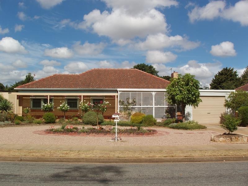 12 Woodfalls Road, Elizabeth Vale SA 5112