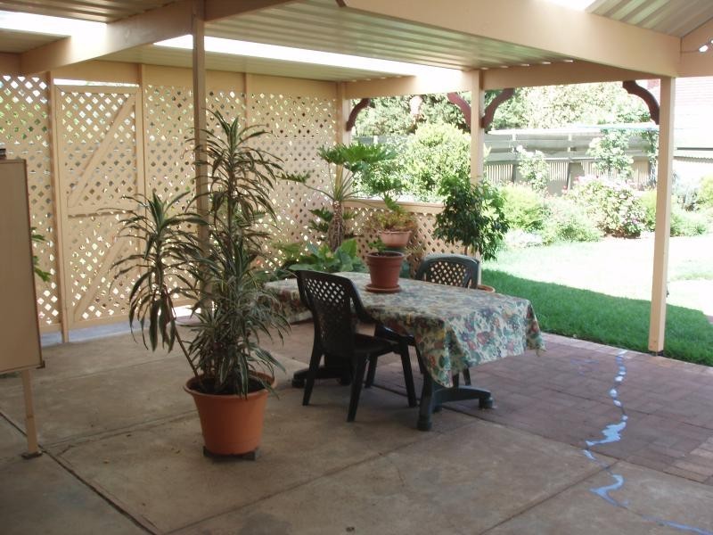 12 Woodfalls Road, Elizabeth Vale SA 5112