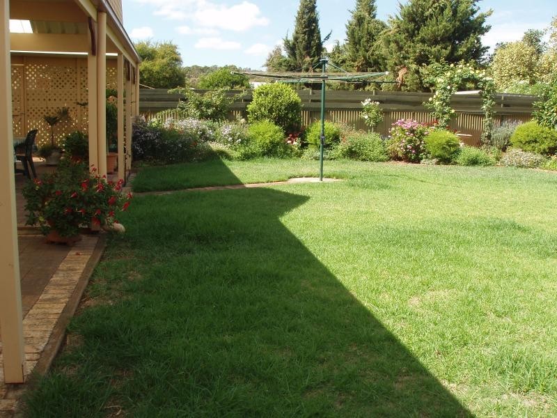 12 Woodfalls Road, Elizabeth Vale SA 5112
