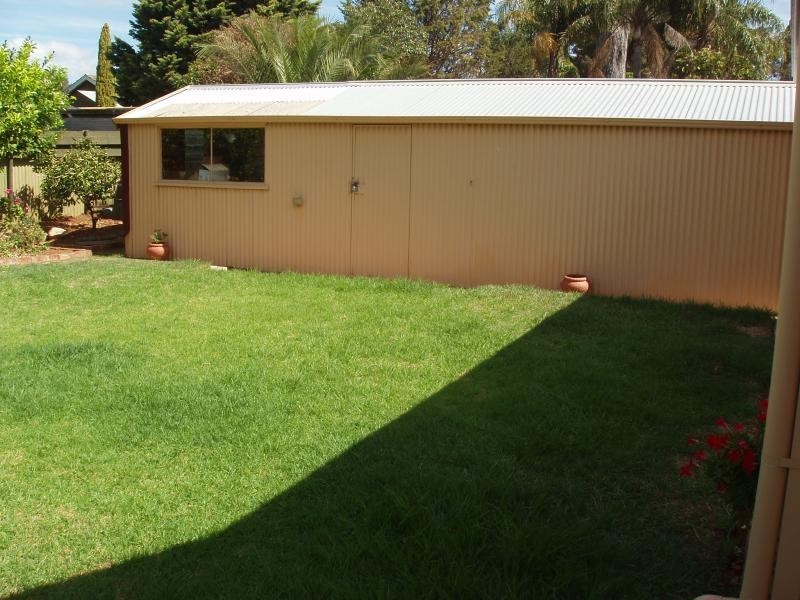 12 Woodfalls Road, Elizabeth Vale SA 5112