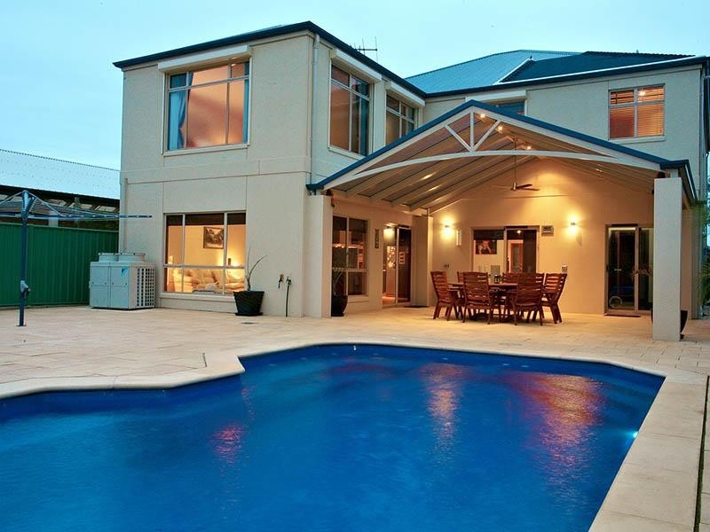 33 Lomond Circuit, Mawson Lakes SA 5095