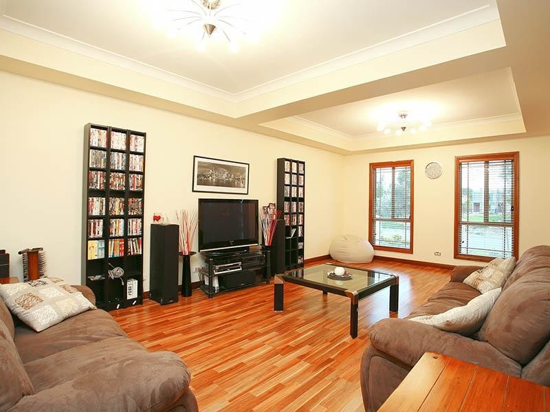 33 Lomond Circuit, Mawson Lakes SA 5095