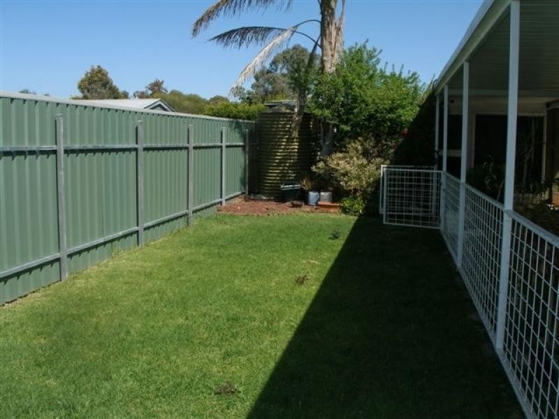 4 Jennifer Terrace, Parafield Gardens SA 5107