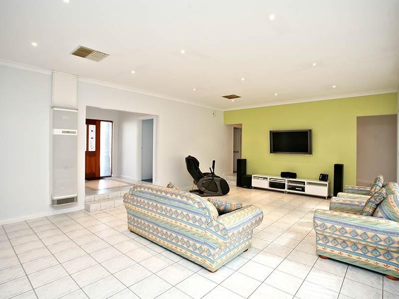 1 Burstall Court, Parafield Gardens SA 5107