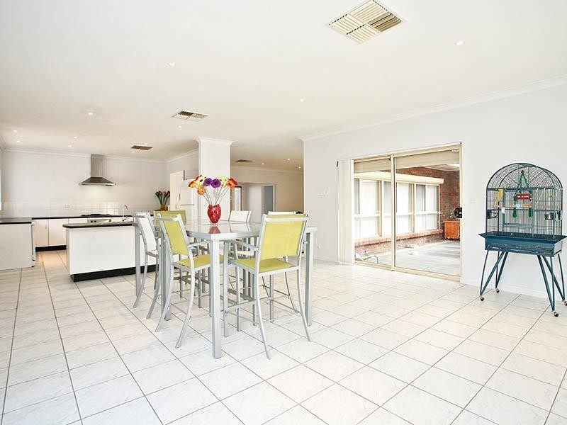 1 Burstall Court, Parafield Gardens SA 5107