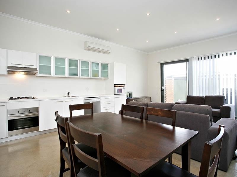 9 Mackenzie Circuit, Mawson Lakes SA 5095