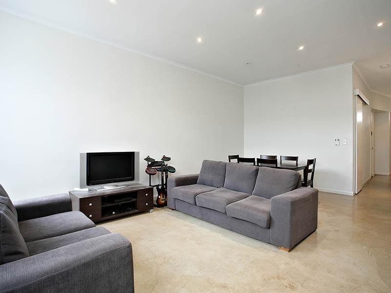 9 Mackenzie Circuit, Mawson Lakes SA 5095