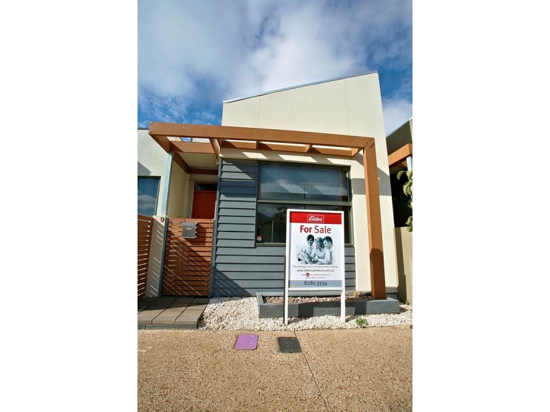 9 Mackenzie Circuit, Mawson Lakes SA 5095