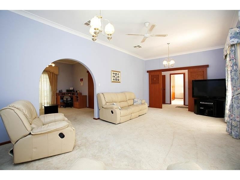 76 Daniel Avenue, Globe Derby Park SA 5110