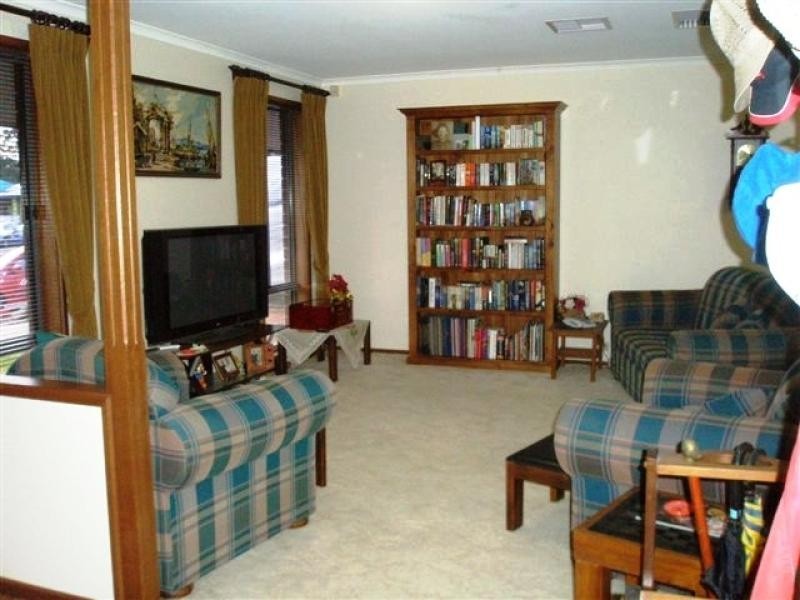 8 Penarth Court, Hillbank SA 5112