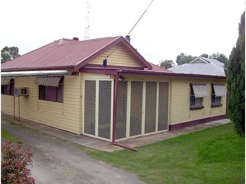 33 ADELAIDE ROAD, Pinnaroo SA 5304