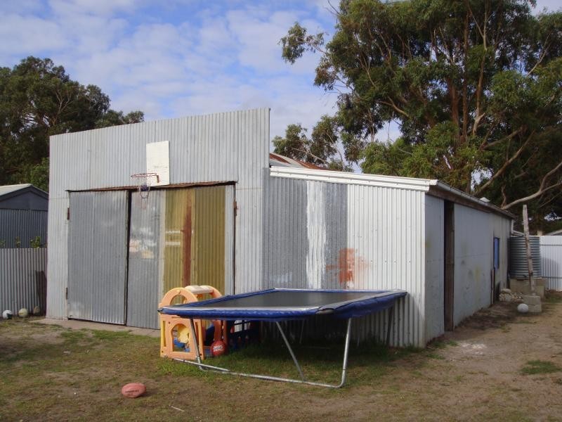 24 Faulkner Street, Meningie SA 5264