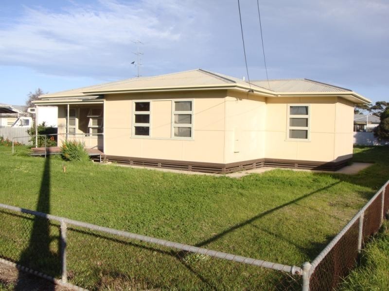 15 Faulkner Street, Meningie SA 5264