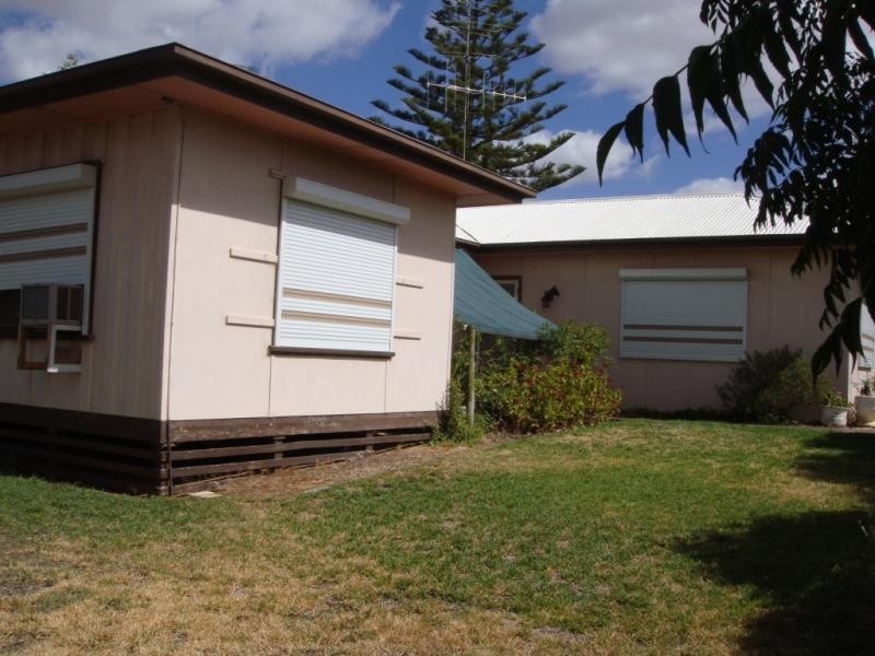 Lot 100/ & 101 Corner Foremen and Park Tce, Pinnaroo SA 5304