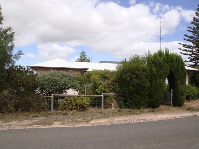 Lot 100/ & 101 Corner Foremen and Park Tce, Pinnaroo SA 5304