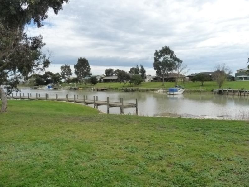 2 Seymour Drive, Wellington SA 5259
