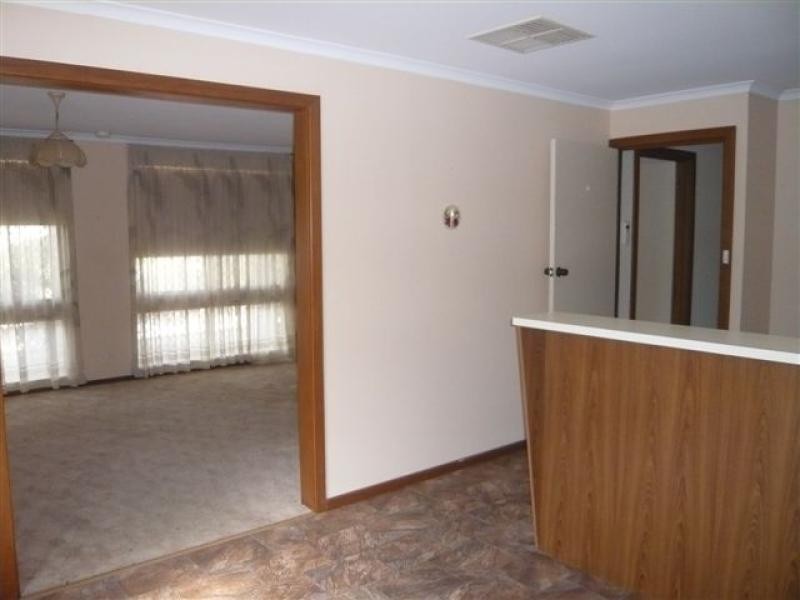 13 Washington Tce, Murray Bridge SA 5253