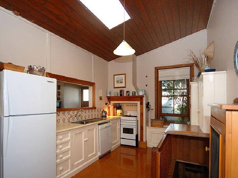 20 HILL STREET, Victor Harbor SA 5211