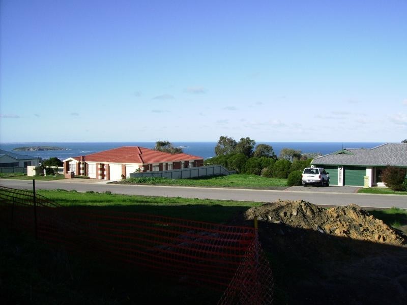 4 BARTON COURT, Victor Harbor SA 5211