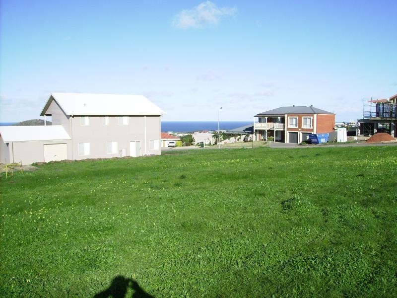 4 BARTON COURT, Victor Harbor SA 5211