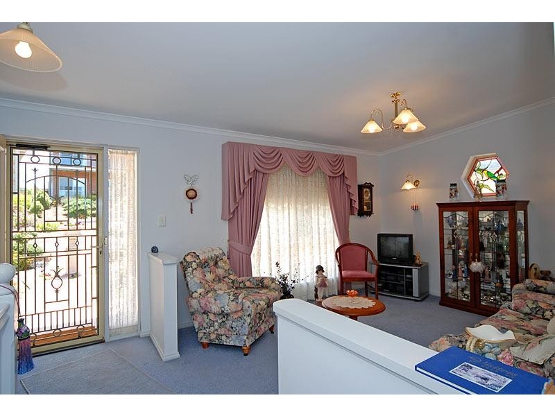 5 EDZELL COURT, Victor Harbor SA 5211