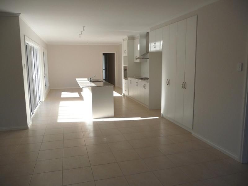 10 Manning Avenue, Encounter Bay SA 5211