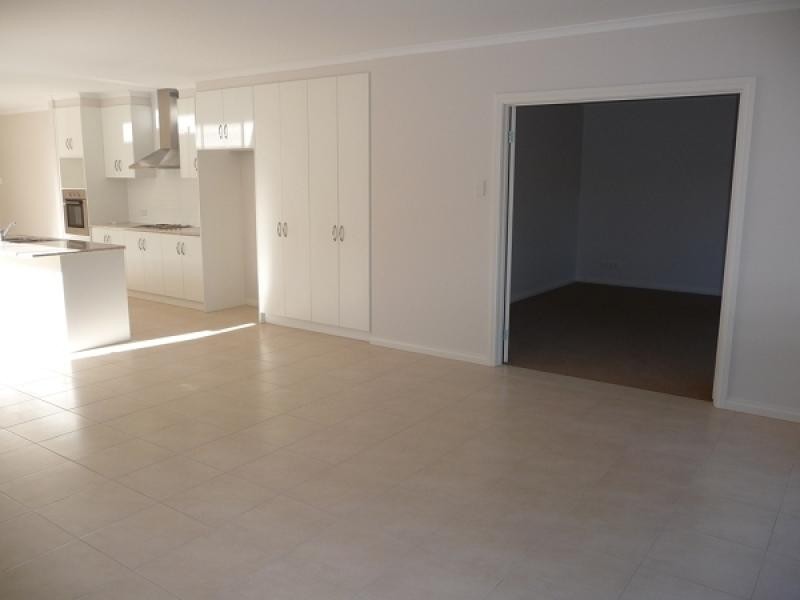 10 Manning Avenue, Encounter Bay SA 5211