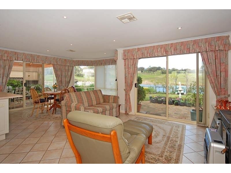 11 Tam O’Shanter Place, Mccracken SA 5211