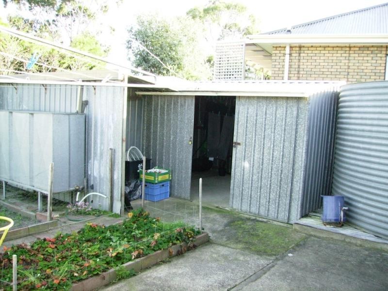 9 Marlborough Ave, Victor Harbor SA 5211