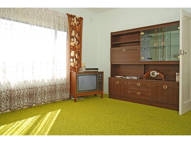 8 Greenhills Road, Victor Harbor SA 5211