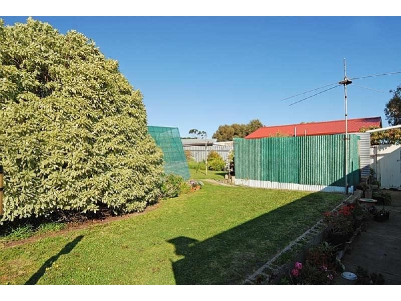 8 Greenhills Road, Victor Harbor SA 5211