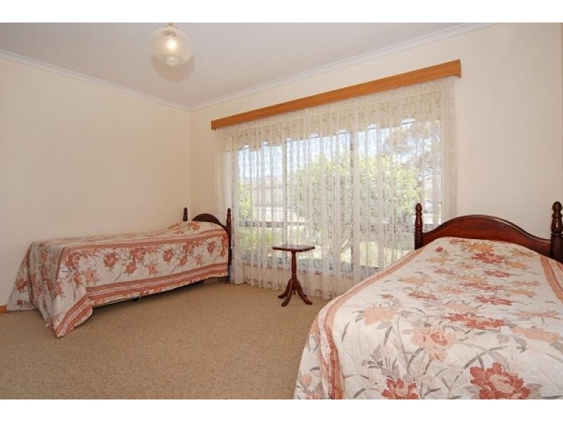 51 Renown Avenue, Victor Harbor SA 5211