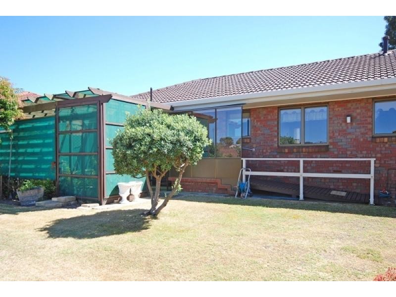 51 Renown Avenue, Victor Harbor SA 5211