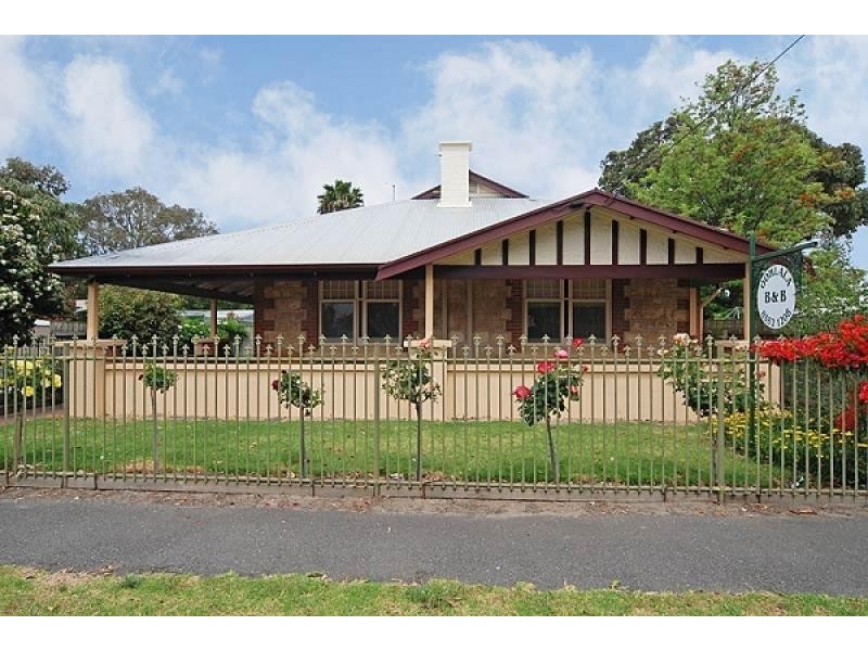 2 Sturt Street, Victor Harbor SA 5211