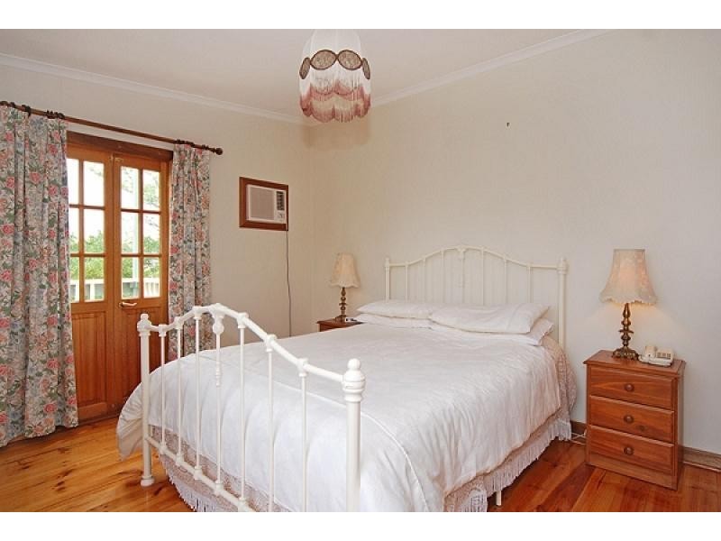 2 Sturt Street, Victor Harbor SA 5211