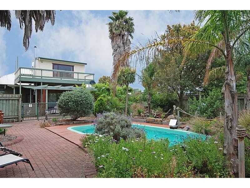 2 Sturt Street, Victor Harbor SA 5211