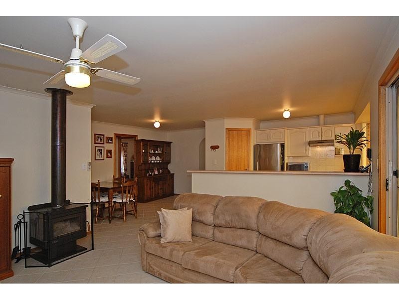 3 March Ave, Victor Harbor SA 5211