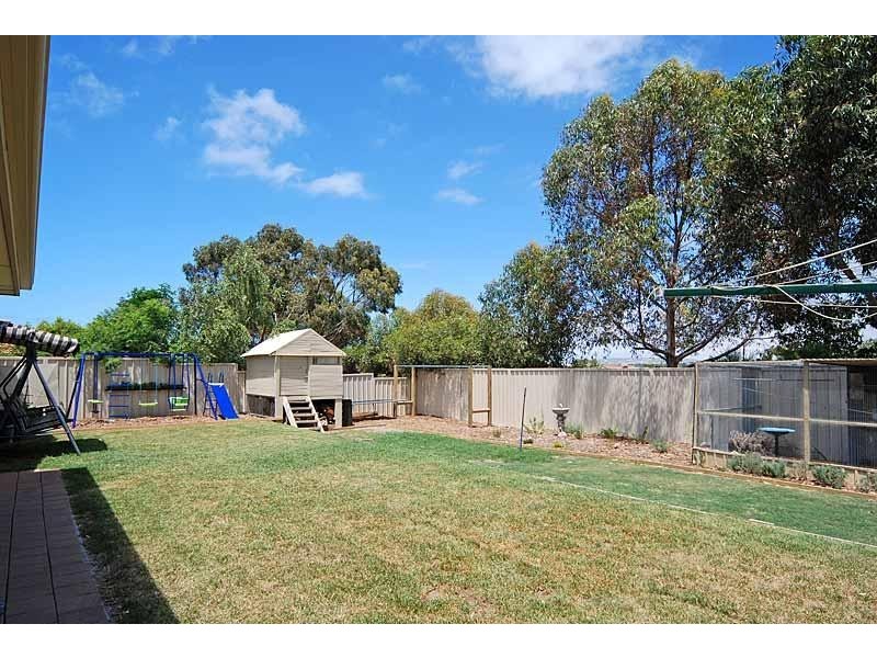 3 March Ave, Victor Harbor SA 5211